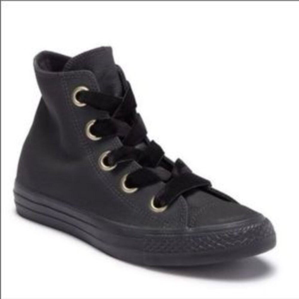 Chuck Taylor Converse Leather High Top Sneakers
